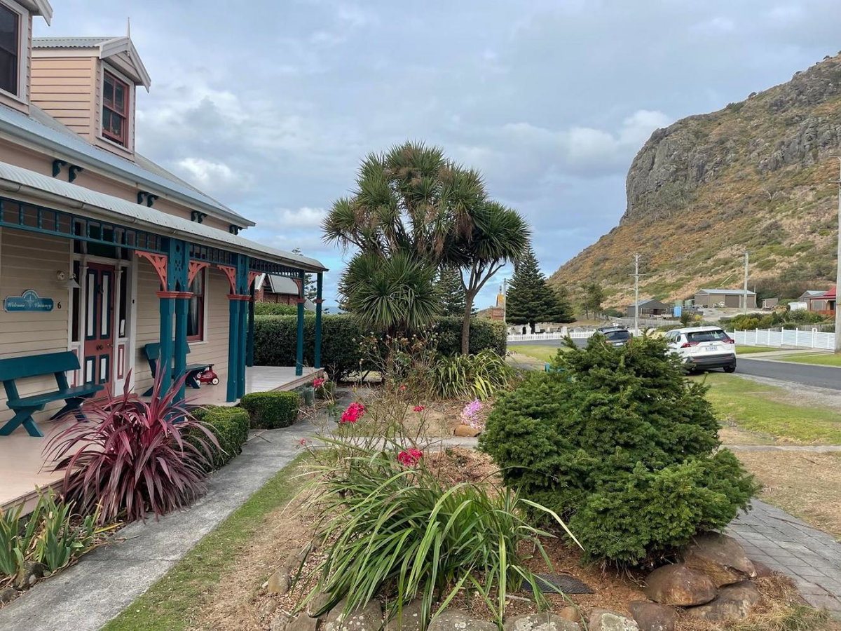 Hotel · Hanlon Guest House, Stanley