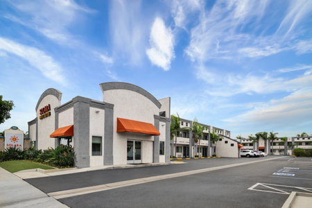 Solara Inn and Suites, Anaheim, États-Unis