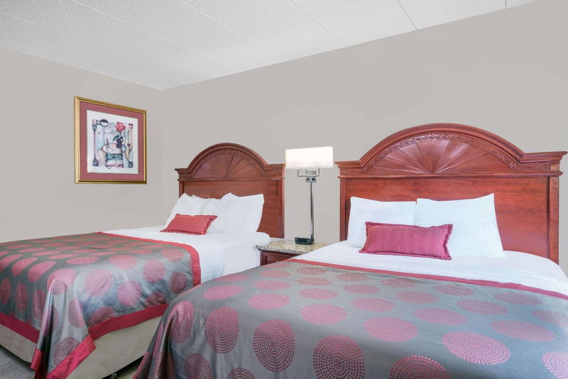 Ramada by Wyndham Minneapolis Golden Valley, Saint Louis Park, United States