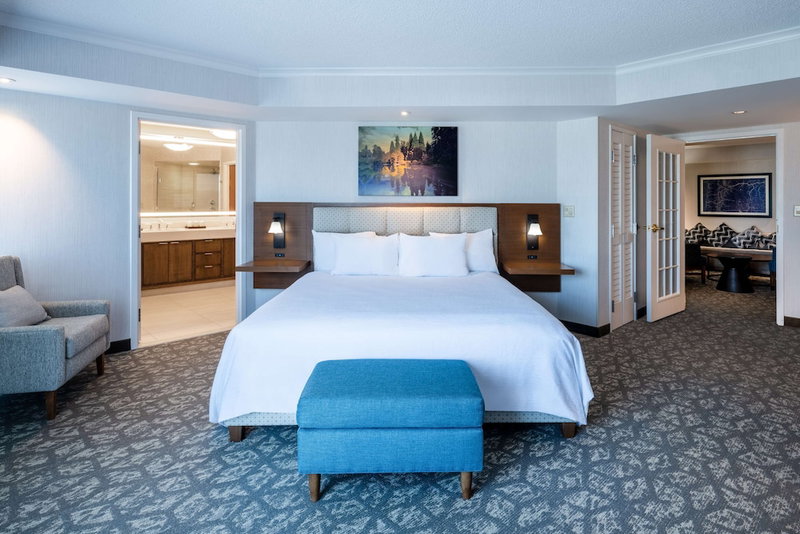 Embassy Suites by Hilton Portland Airport, Portland, United States
