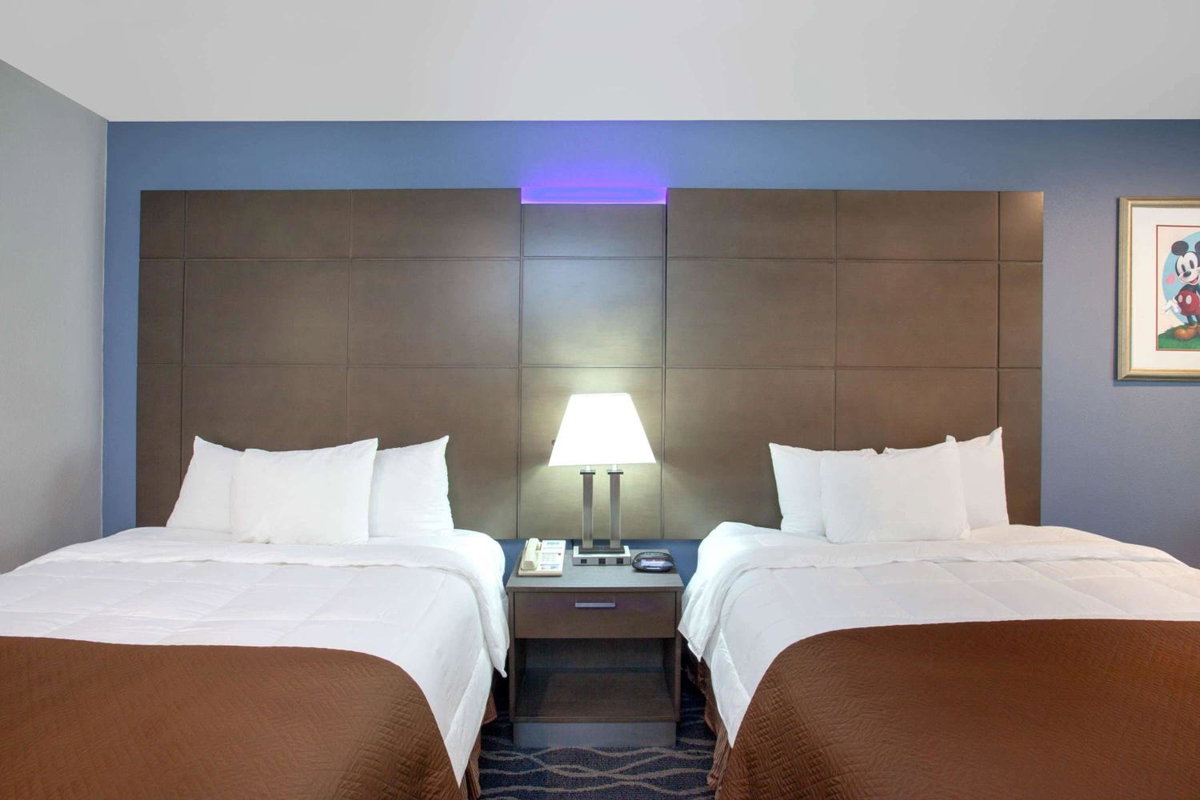 Travelodge Inn & Suites by Wyndham Anaheim on Disneyland Dr, United States