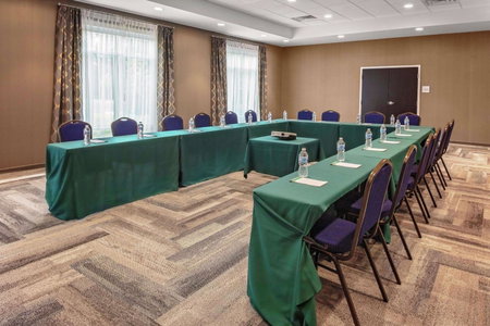 Hampton Inn Cranbury, East Brunswick, United States
