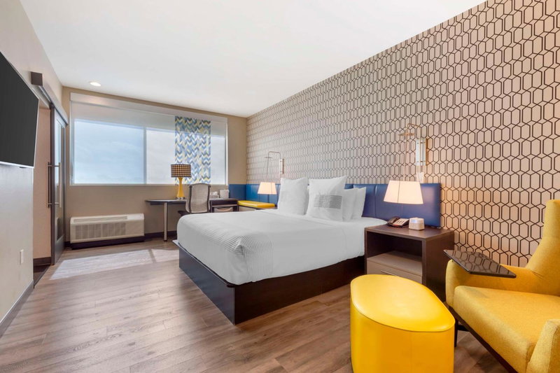 GLō Best Western Dallas South DeSoto, DeSoto, United States