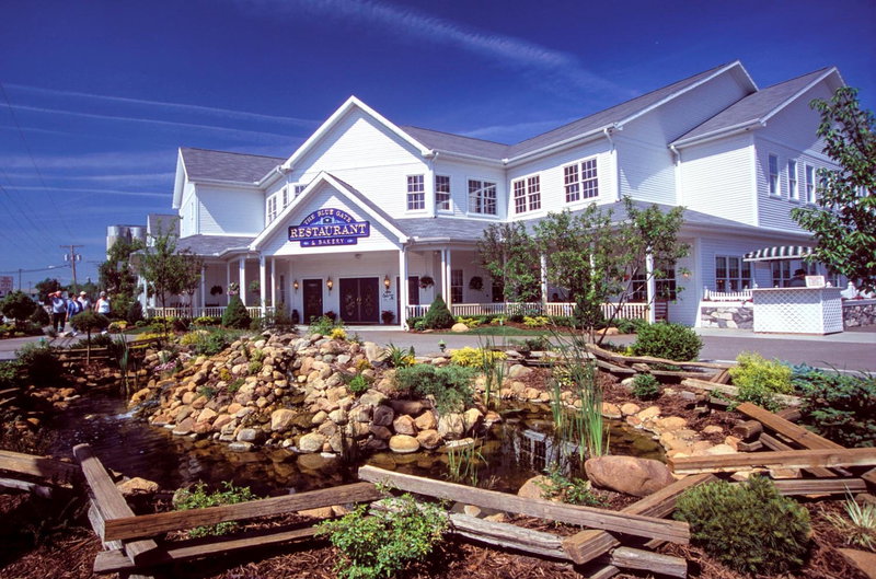 Blue Gate Garden Inn, Goshen, United States