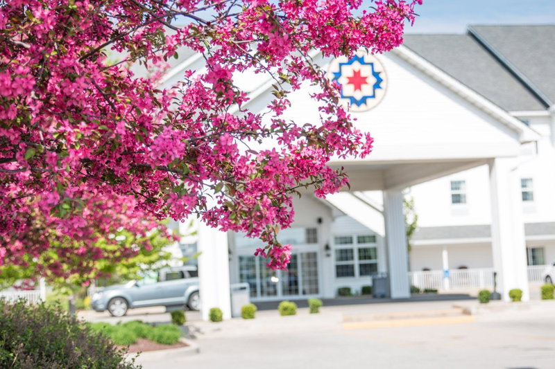 Blue Gate Garden Inn, Goshen, United States