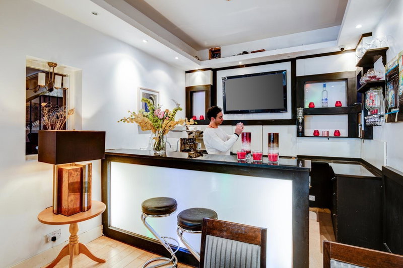 Admiral Hotel at Park Avenue, London, United Kingdom
