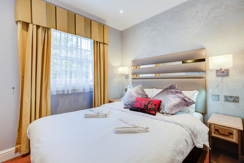 Admiral Hotel at Park Avenue, London, United Kingdom
