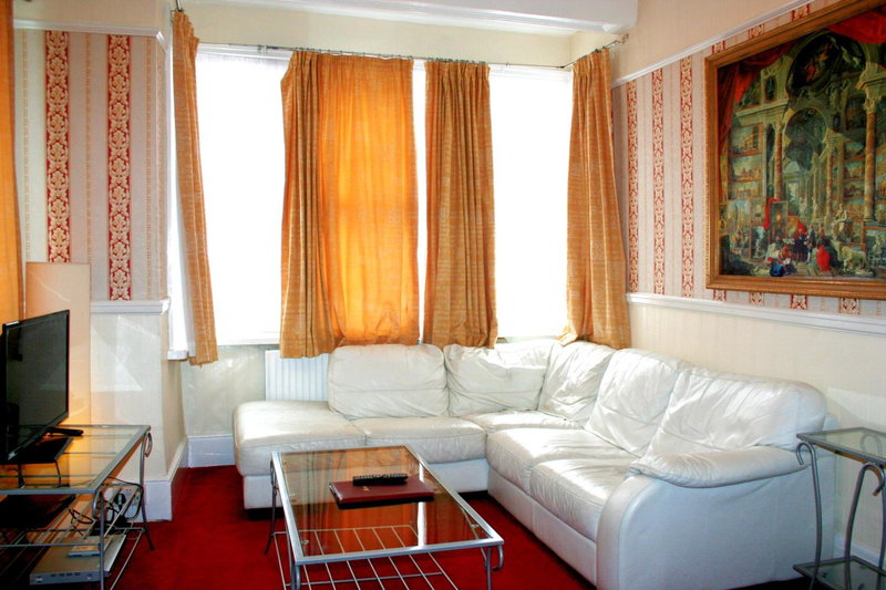 Ilfracombe House Hotel - near Cliffs Pavilion, Southend-on-Sea, United Kingdom