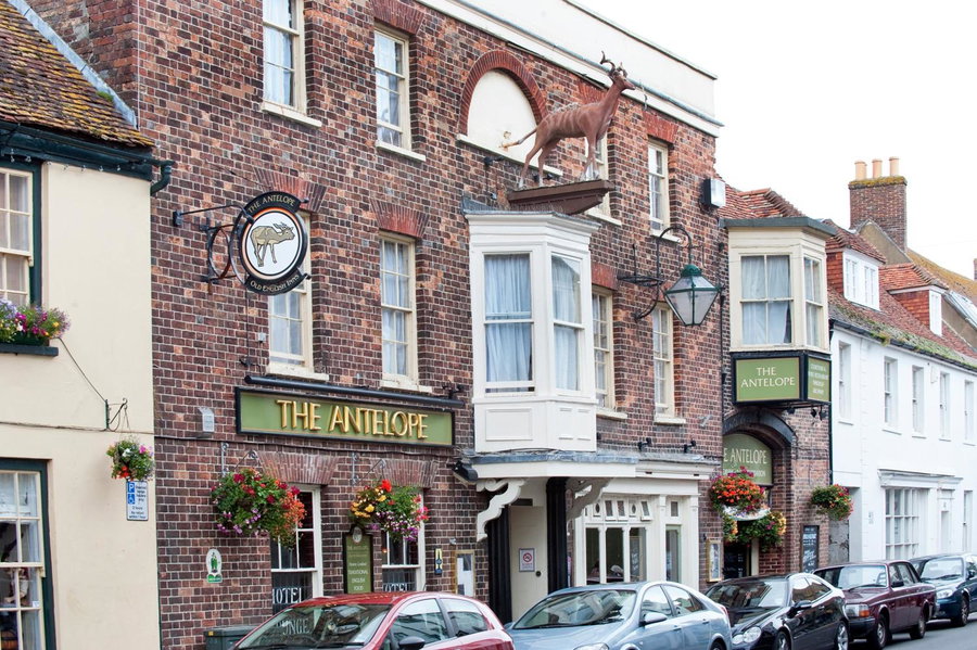 Antelope by Greene King Inns, Poole, Великобритания