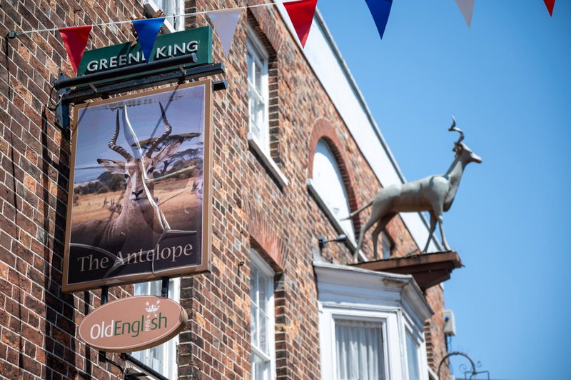 Antelope by Greene King Inns, Poole, Великобритания