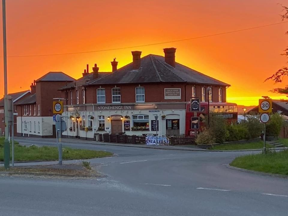Hotel · Stonehenge Inn, Salisbury