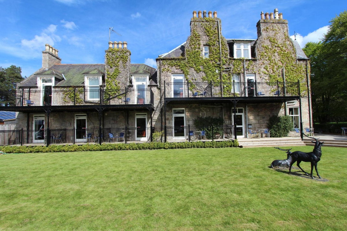 Hotel · Loch Kinord Hotel, Dinnet