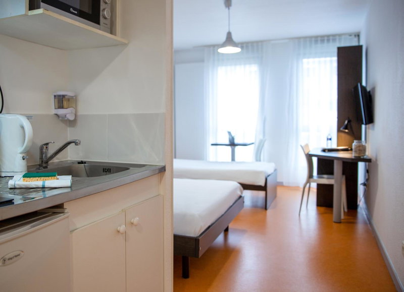 Comfort Aparthotel Besancon Hauts du Chazal, Besançon, France