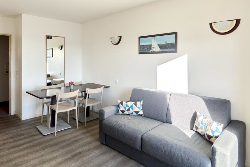 Comfort Aparthotel Versailles, St Cyr l'Ecole, Saint-Cyr-lʼÉcole, Франция