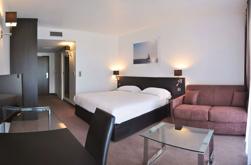 Golden Tulip Pornic Suites, Saint-Nazaire, France