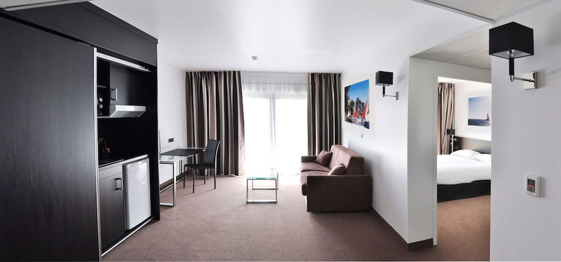 Golden Tulip Pornic Suites, Saint-Nazaire, France