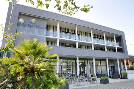 Golden Tulip Pornic Suites, Saint-Nazaire, France