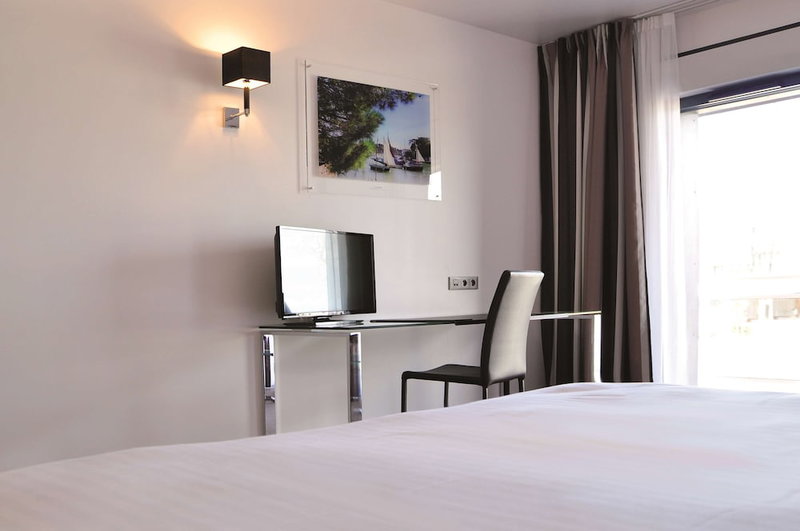 Golden Tulip Pornic Suites, Saint-Nazaire, France