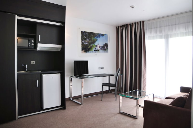 Golden Tulip Pornic Suites, Saint-Nazaire, France