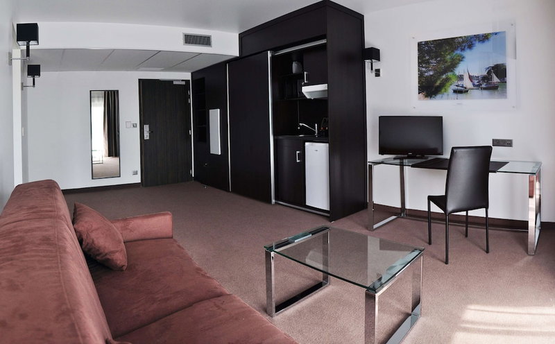 Golden Tulip Pornic Suites, Saint-Nazaire, France