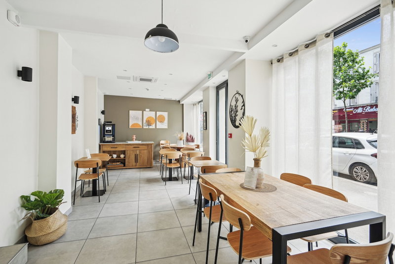 Hotel Le National Clichy Paris, Clichy, Франция