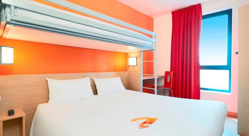 Hôtel Première Classe Chartres Barjouville, Luce, France