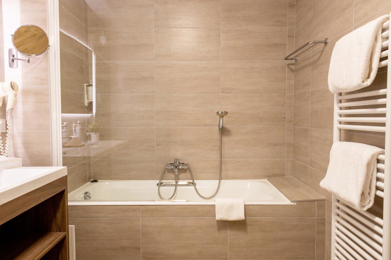 Le Central Boutique Hôtel, Beaune, France