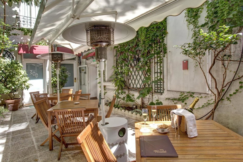 Hotel Vivaldi, Puteaux, France
