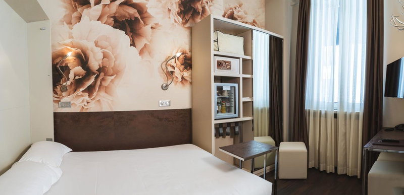 Hotel Vivaldi, Puteaux, France