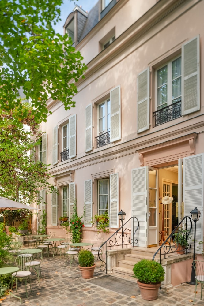 Hôtel des Grandes Ecoles, France
