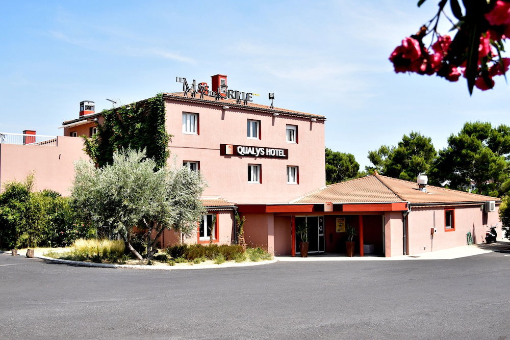 Отель · The Originals City, Le Mas de Grille, Saint-Jean-de-Vedas