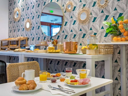 Novotel Suites Perpignan Centre - Grandes Suites & Confort Centre-Ville, Perpignan, France