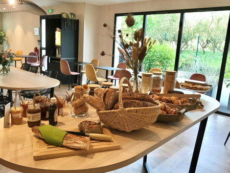 ibis Styles Rennes Cesson, Cesson-Sevigne, France