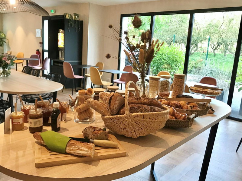 ibis Styles Rennes Cesson, Cesson-Sevigne, France
