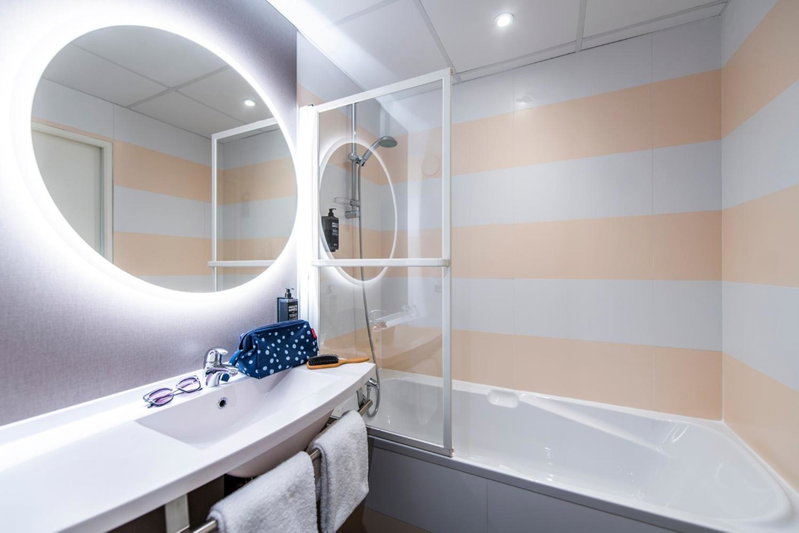ibis Styles Rennes Cesson, Cesson-Sevigne, France