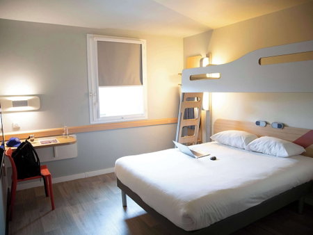 ibis budget Saint Quentin en Yvelines Velodrome, Montigny-le-Bretonneux, France