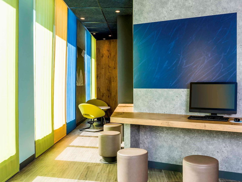 ibis budget Saint Quentin en Yvelines Velodrome, Montigny-le-Bretonneux, France