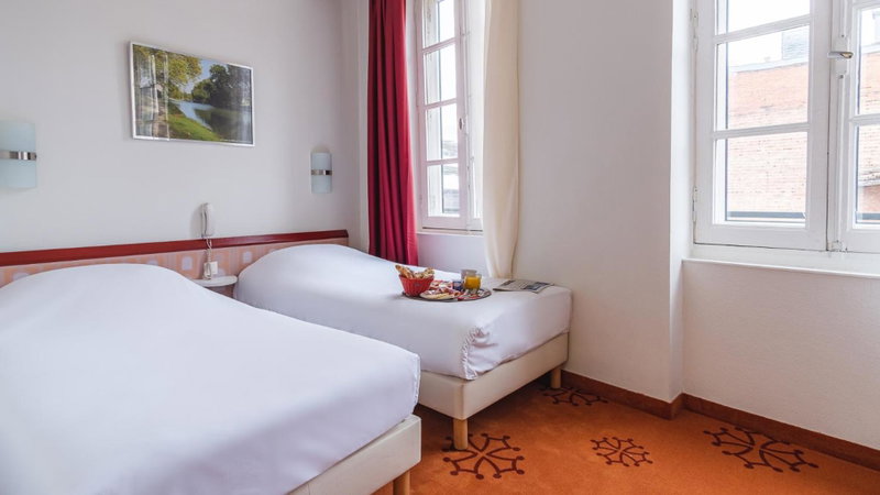 Alfred Hotels Toulouse Victor Hugo - Hôtel Rénové, Toulouse, France