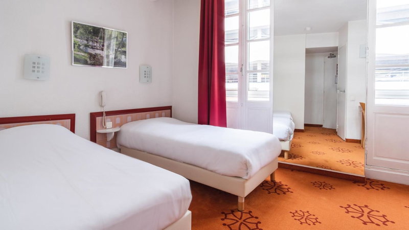 Alfred Hotels Toulouse Victor Hugo - Hôtel Rénové, Toulouse, France