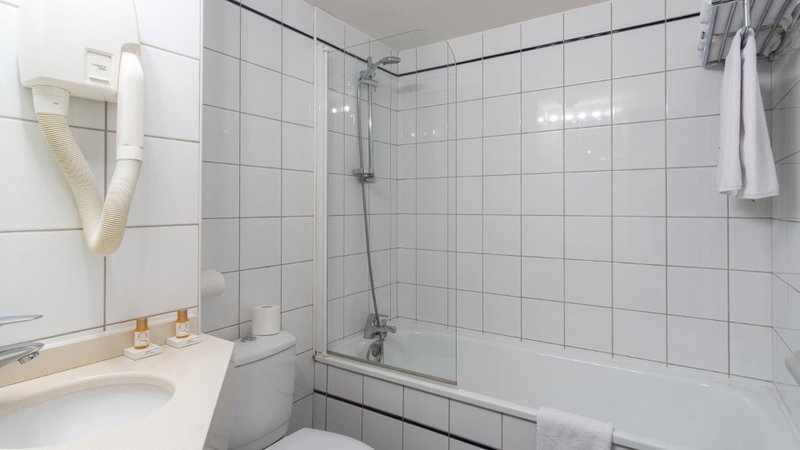 Alfred Hotels Toulouse Victor Hugo - Hôtel Rénové, Toulouse, France