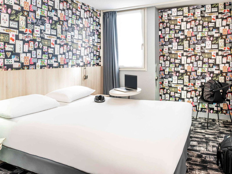 Ibis Styles Reims Centre Cathédrale, Reims, France