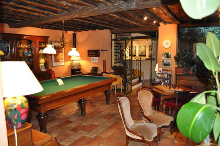 Mas De La Tour, L'Isle-sur-la-Sorgue, France