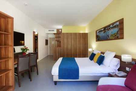 Residence Suite Home Aix en Provence, Bouc-Bel-Air, Francia