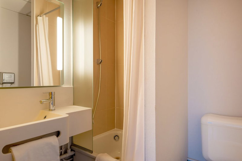 B&B HOTEL Cholet Sud, Cholet, France