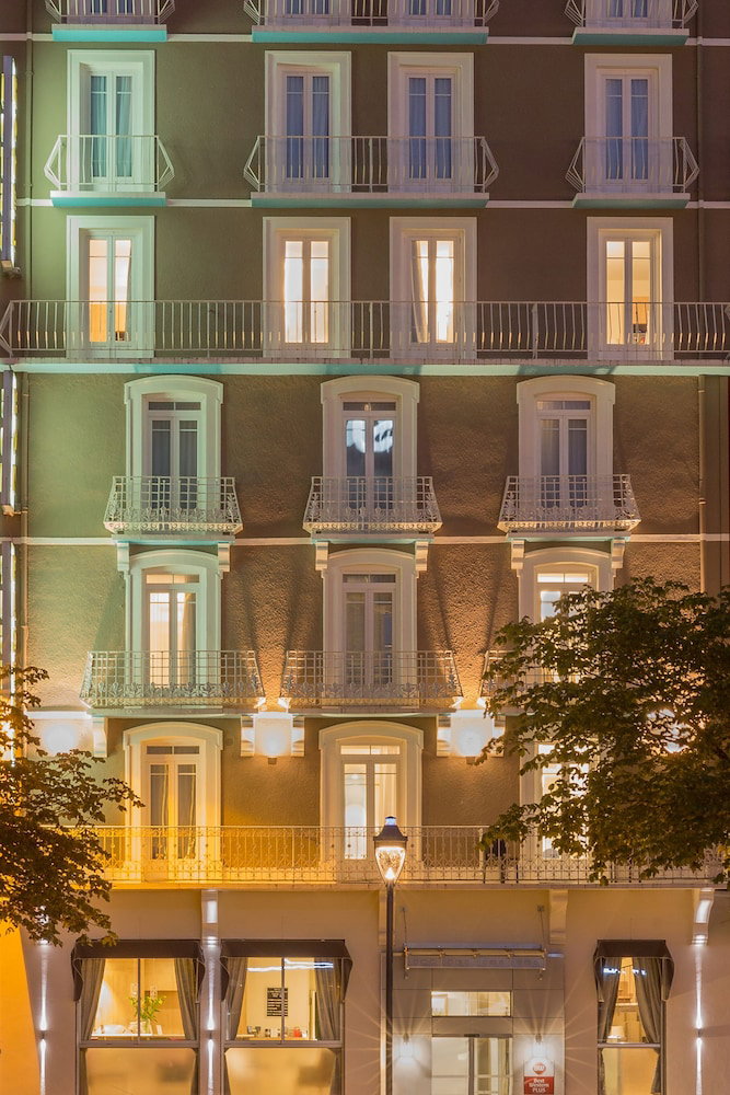 Отель · Hôtel Le Rive Droite & Spa, Lourdes