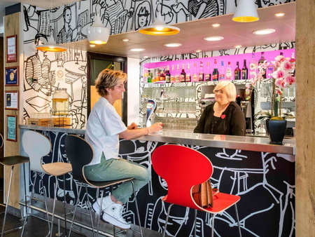IBIS Cannes Mouans Sartoux Piscine parking gratuit, Mouans-Sartoux, Франция