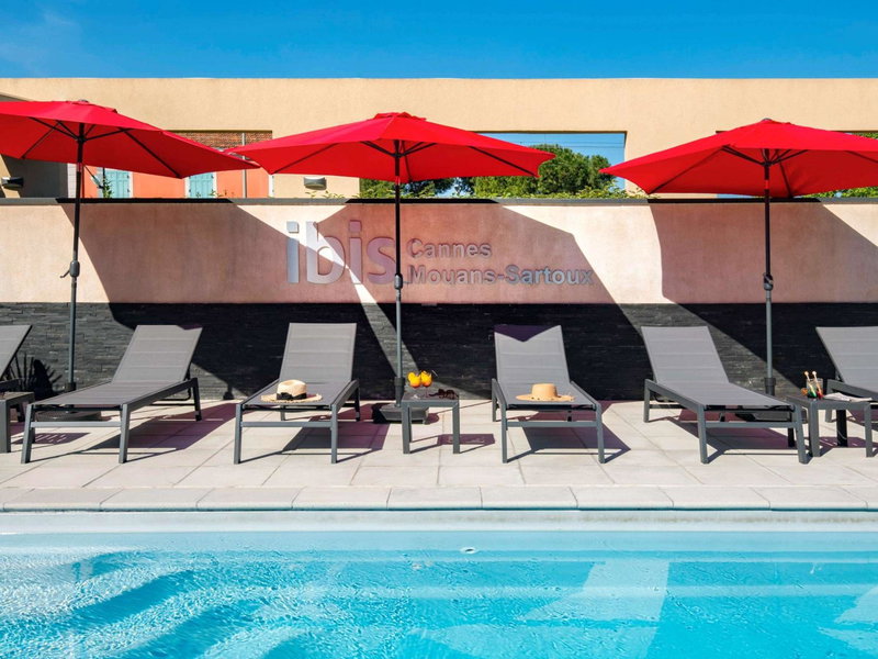 IBIS Cannes Mouans Sartoux Piscine parking gratuit, Mouans-Sartoux, Франция