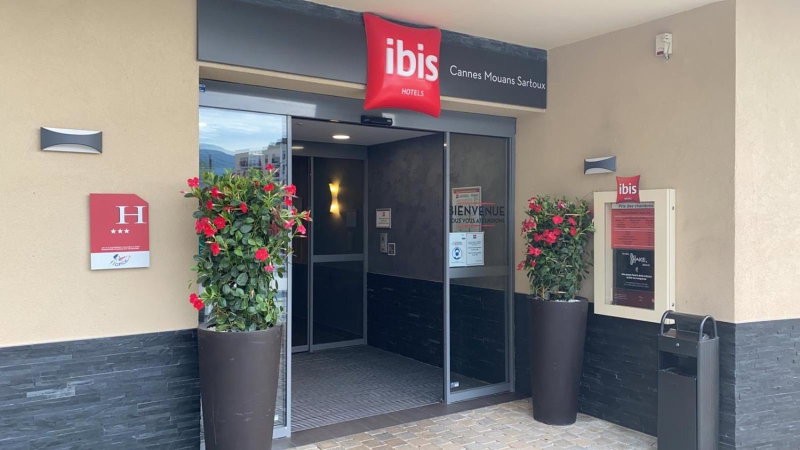 IBIS Cannes Mouans Sartoux Piscine parking gratuit, Mouans-Sartoux, Франция
