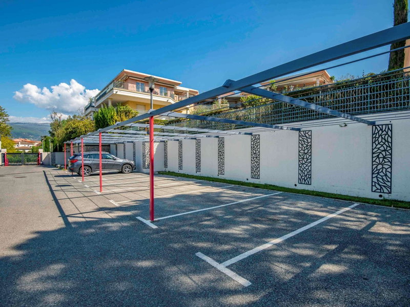 IBIS Cannes Mouans Sartoux Piscine parking gratuit, Mouans-Sartoux, Франция