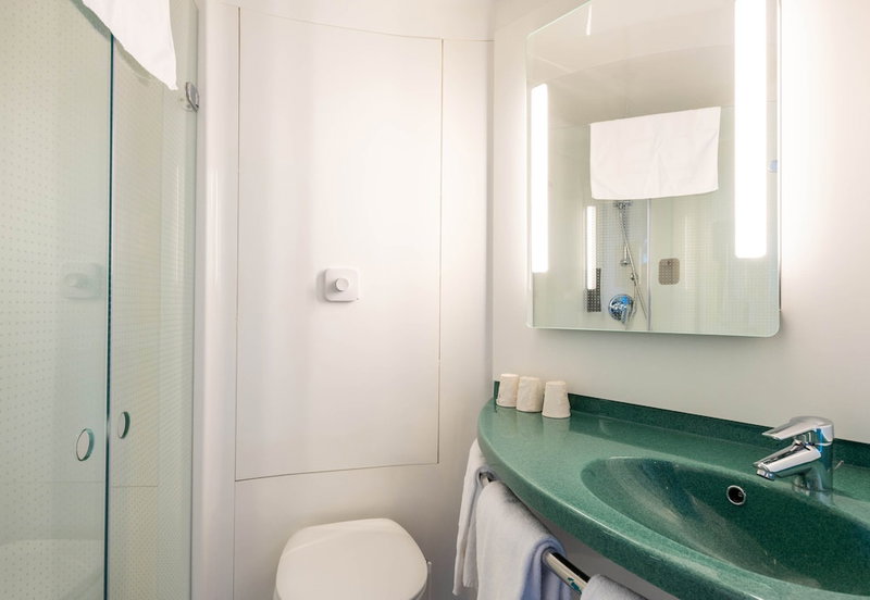 B&B HOTEL Calais Terminal Cité de l'Europe 3 étoiles, Coquelles, Francia